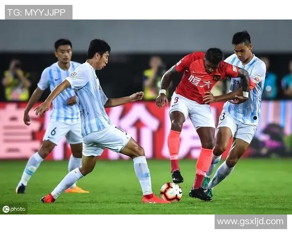 广州恒大与广州富力2018年精彩对决回顾与分析